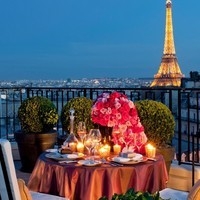 «Ревизор» в кафе и ресторанах Парижа